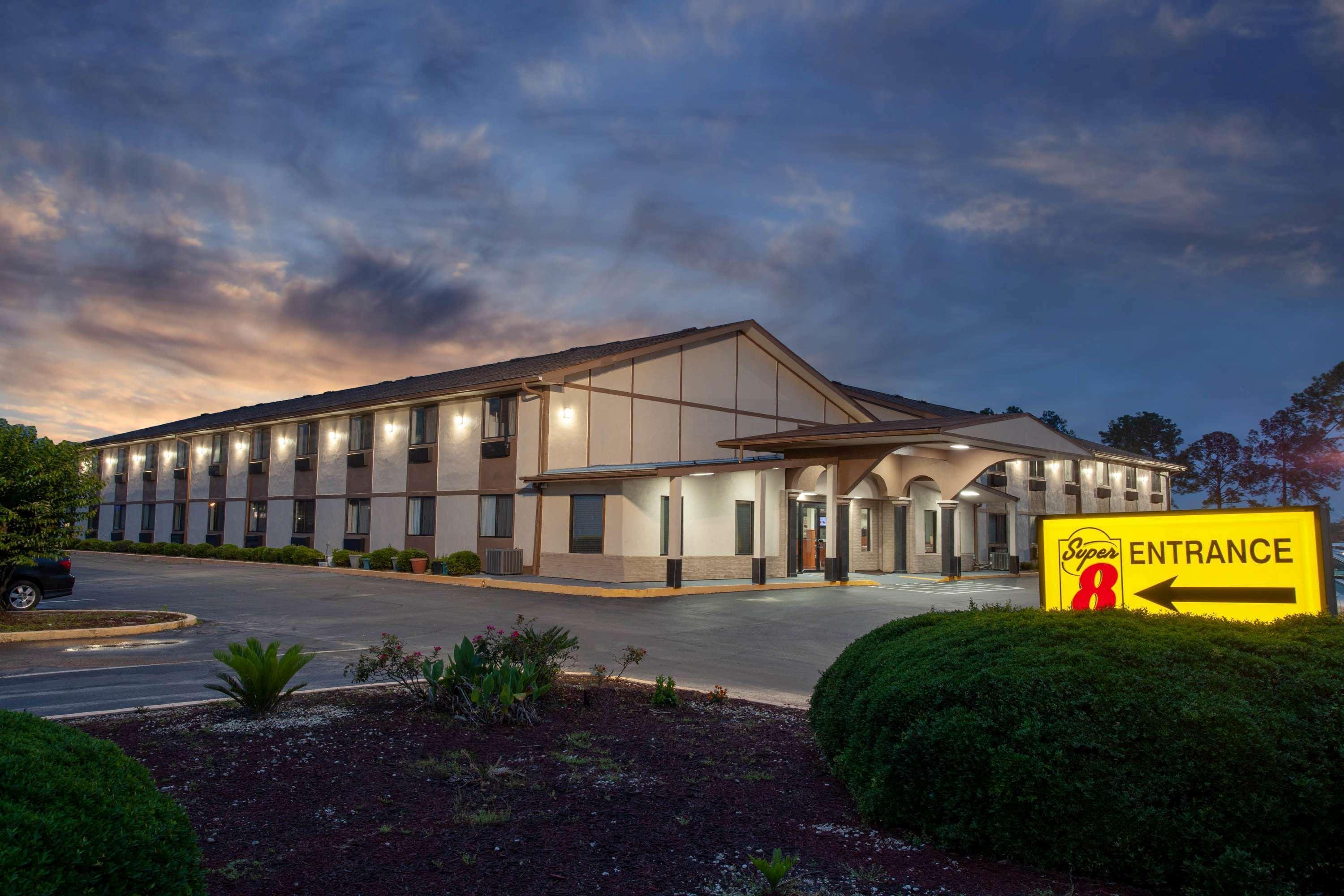 Super 8 By Wyndham Waycross Ga Motel Kültér fotó