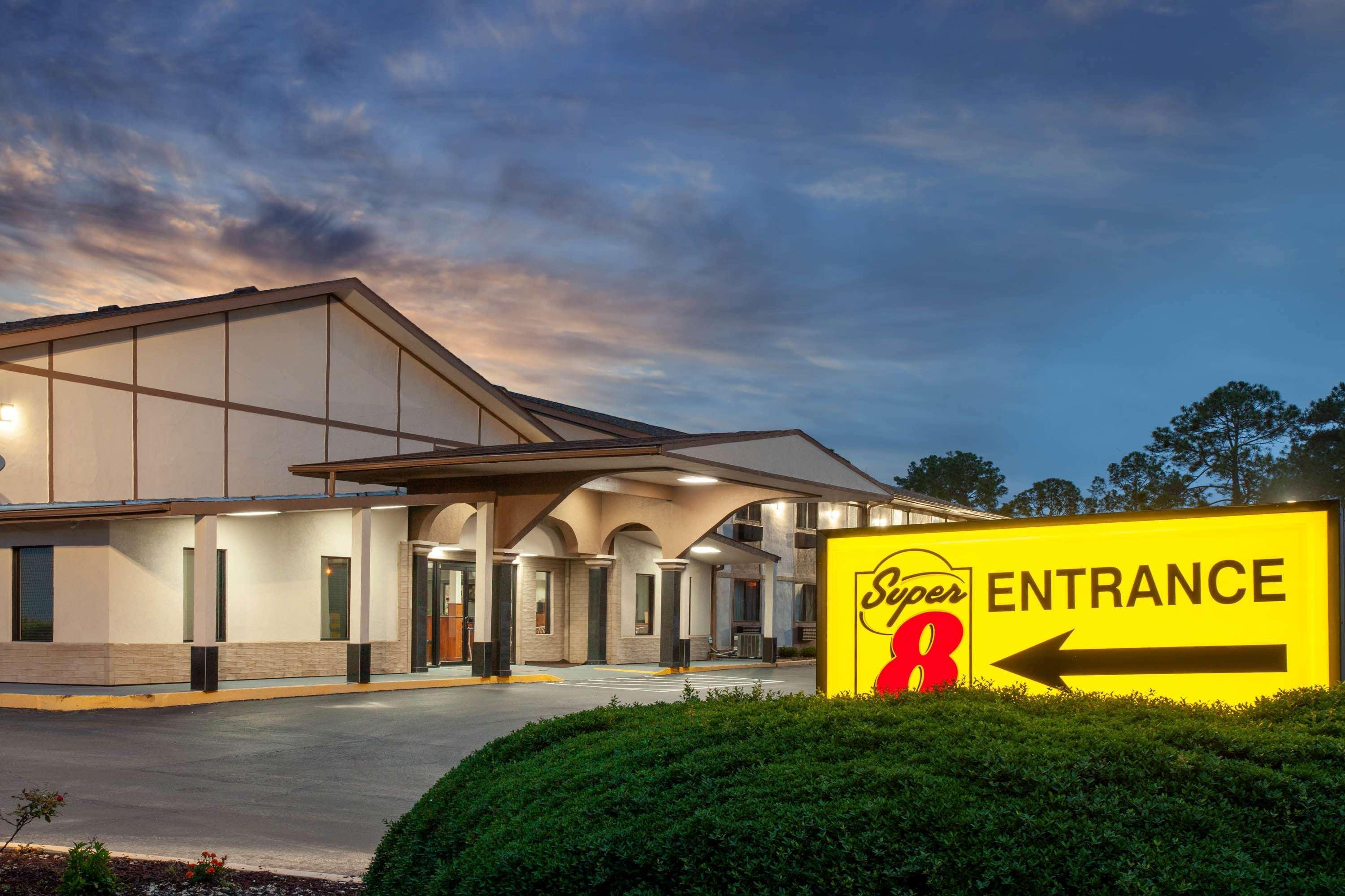 Super 8 By Wyndham Waycross Ga Motel Kültér fotó